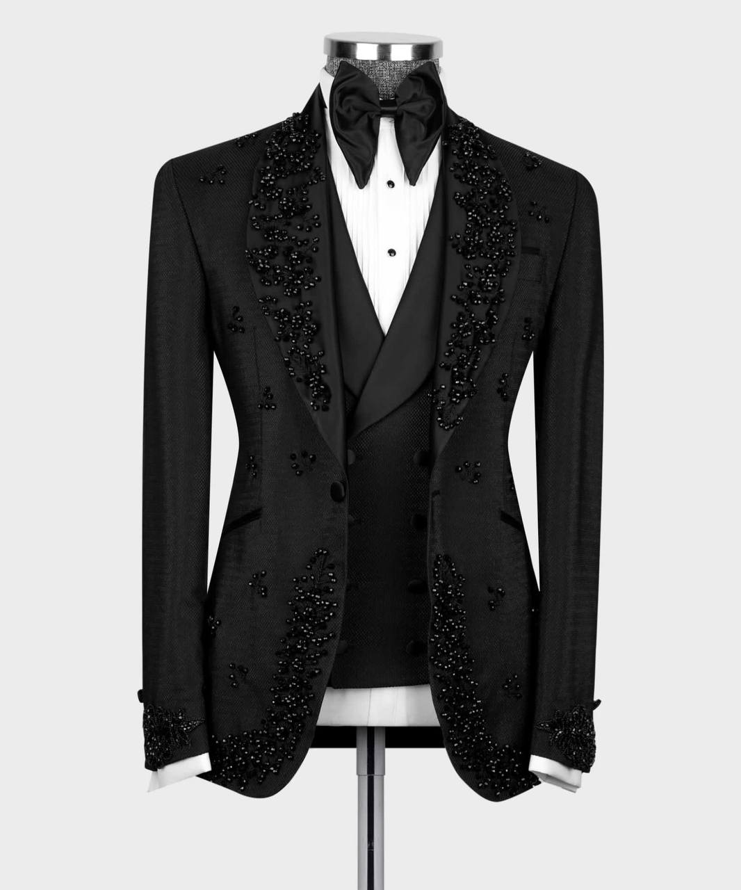 BLACK-CRYSTAL JEWELRIED SPECIAL TUXEDO