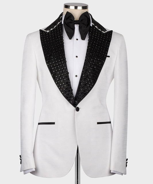 WHITE TUXEDO WITH STONE EMBROIDERY ON THE COLLAR