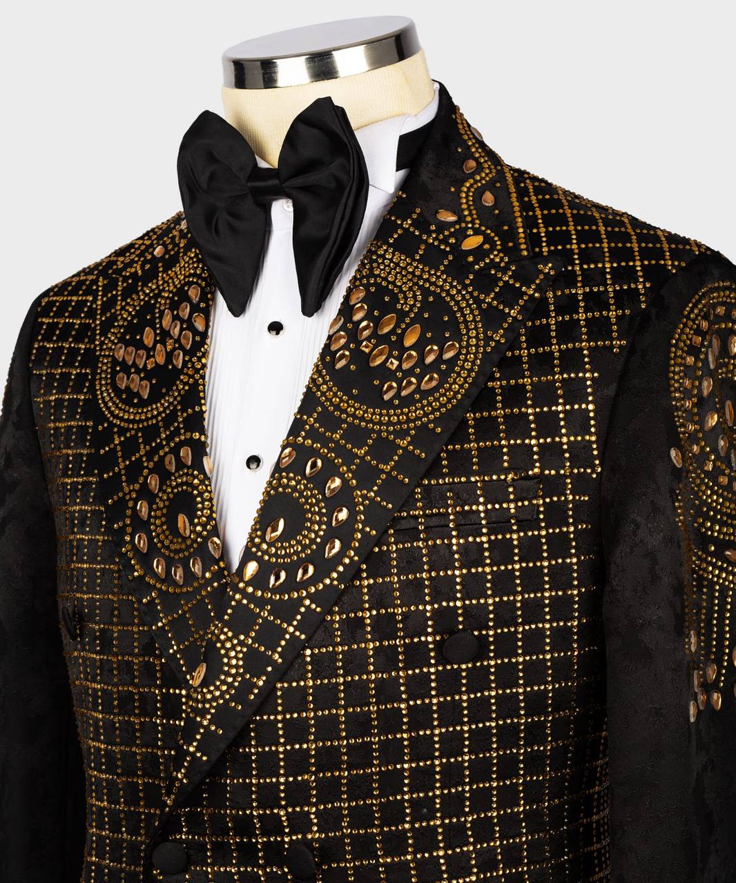 BLACK GOLD AUTHENTIC EMBROIDERED DETAIL TUXEDO